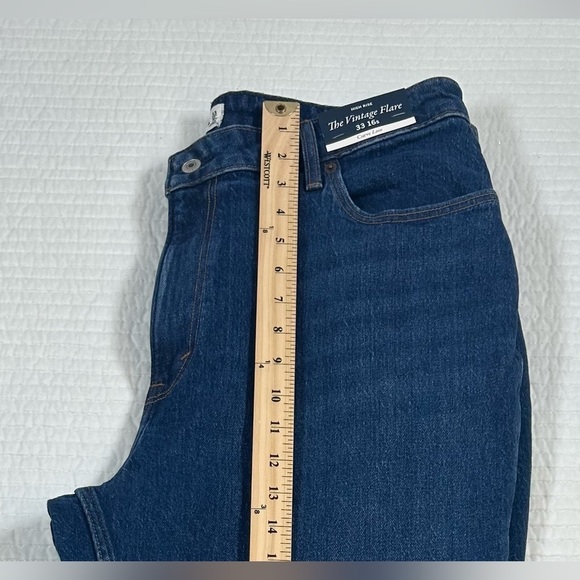 NWT Abercrombie & Fitch “Curve Love”Jeans. High Rise. Vintage Flare. Siz… - Picture 10 of 11